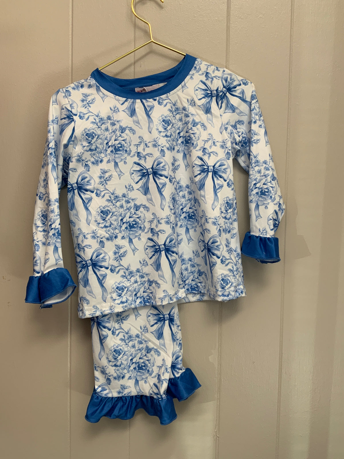 Blue/White Bow and Floral Set